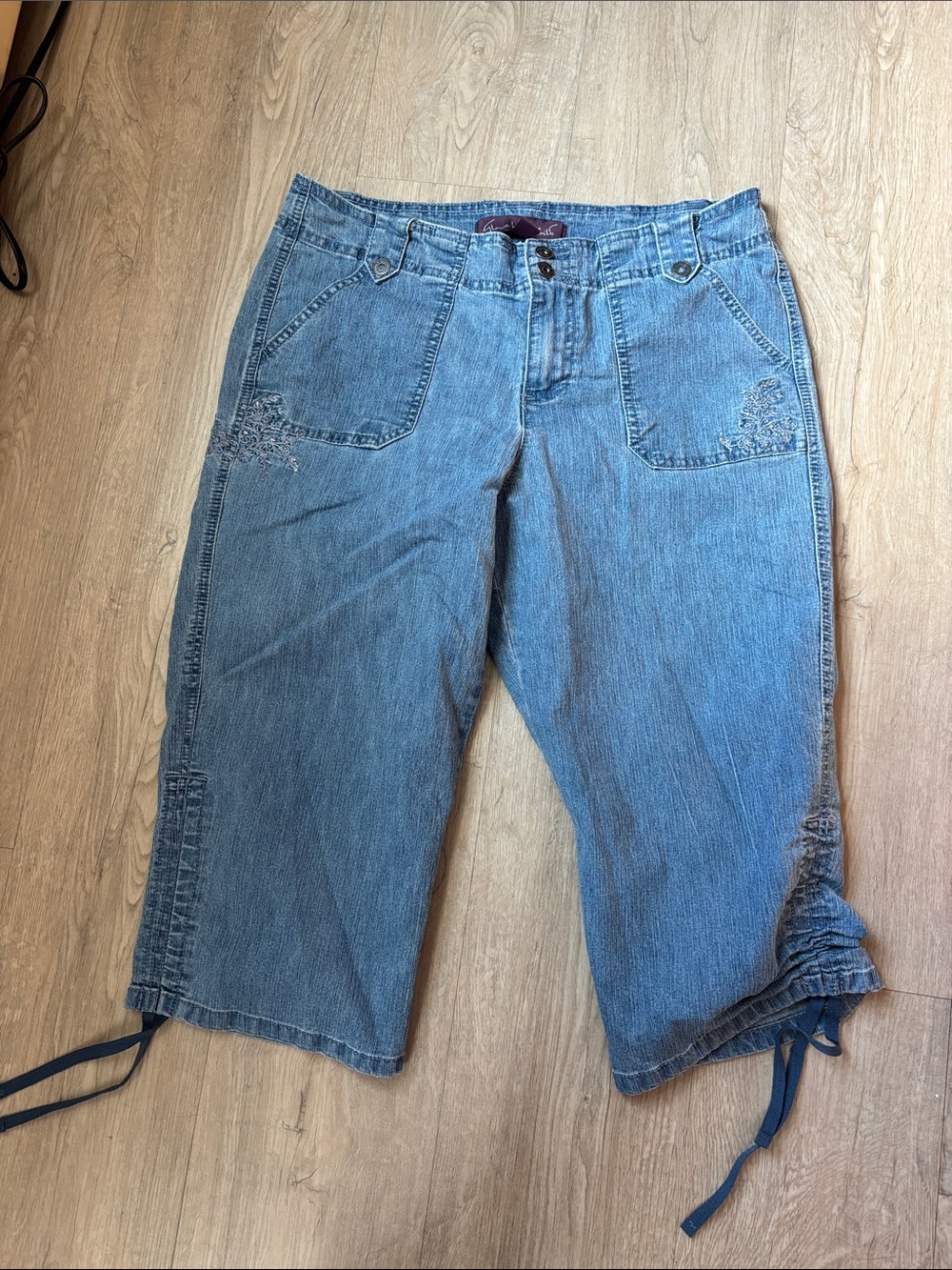 Gloria Vanderbilt Light Blue Boyfriend Capri Jeans